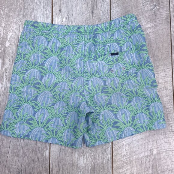 Vineyard Vines Shorts Boys Medium 12-14  Swim Trunks Blue Floral Lined Pull On - Picture 2 of 6